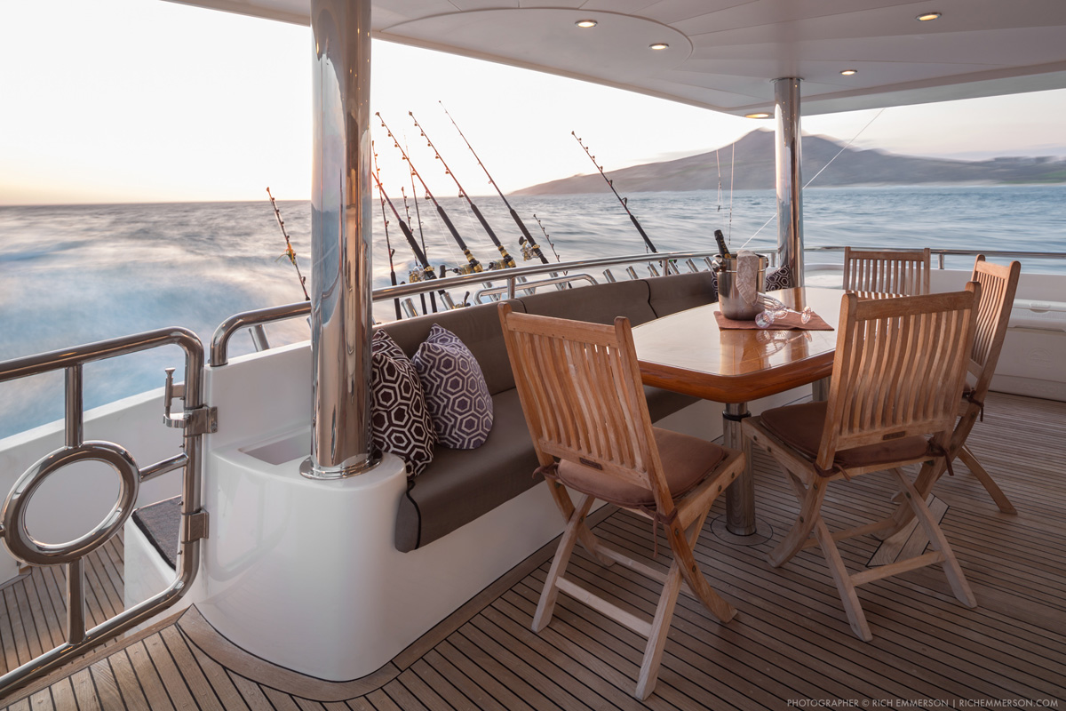 90 Horizon Luxury Yacht